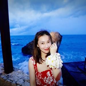 Meet your Posher, Cecilia